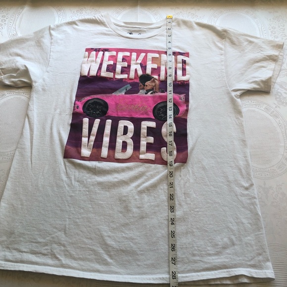 Barbie Women’s Size L White Raised Graphic Printed Shirt Weekend Vibes Casual - Picture 11 of 16